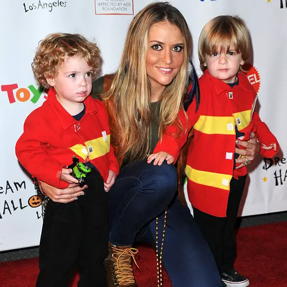 Back To Home Brooke Mueller Returns Home To Her Kids After Her Stay In